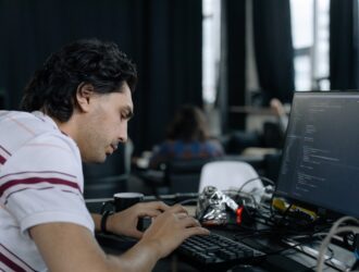 AEO Authority Signals: A Beginner Guide to AI Search Visibility