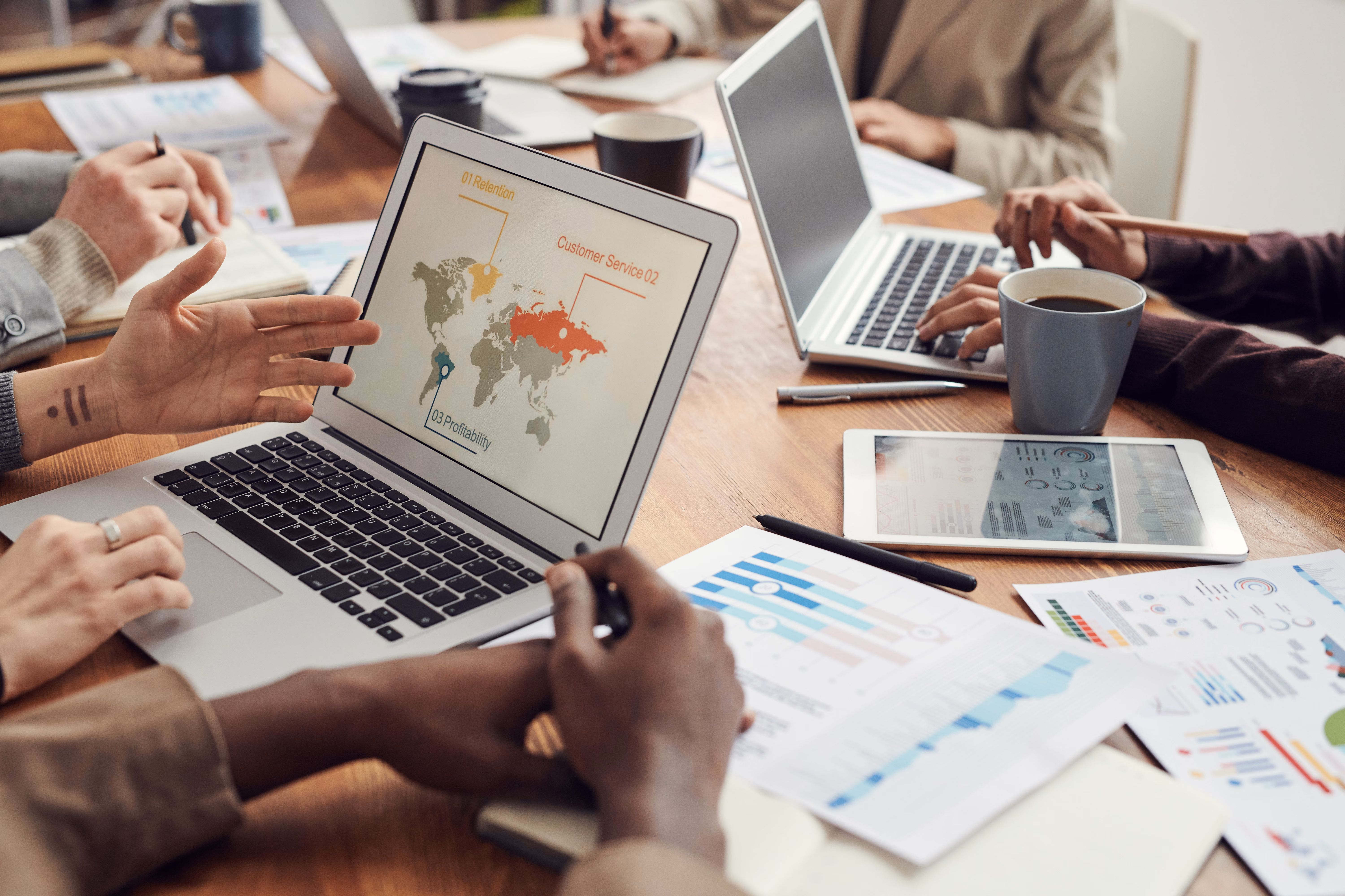 Best Practices for Ecommerce Lead Generation Across Social Media and Email