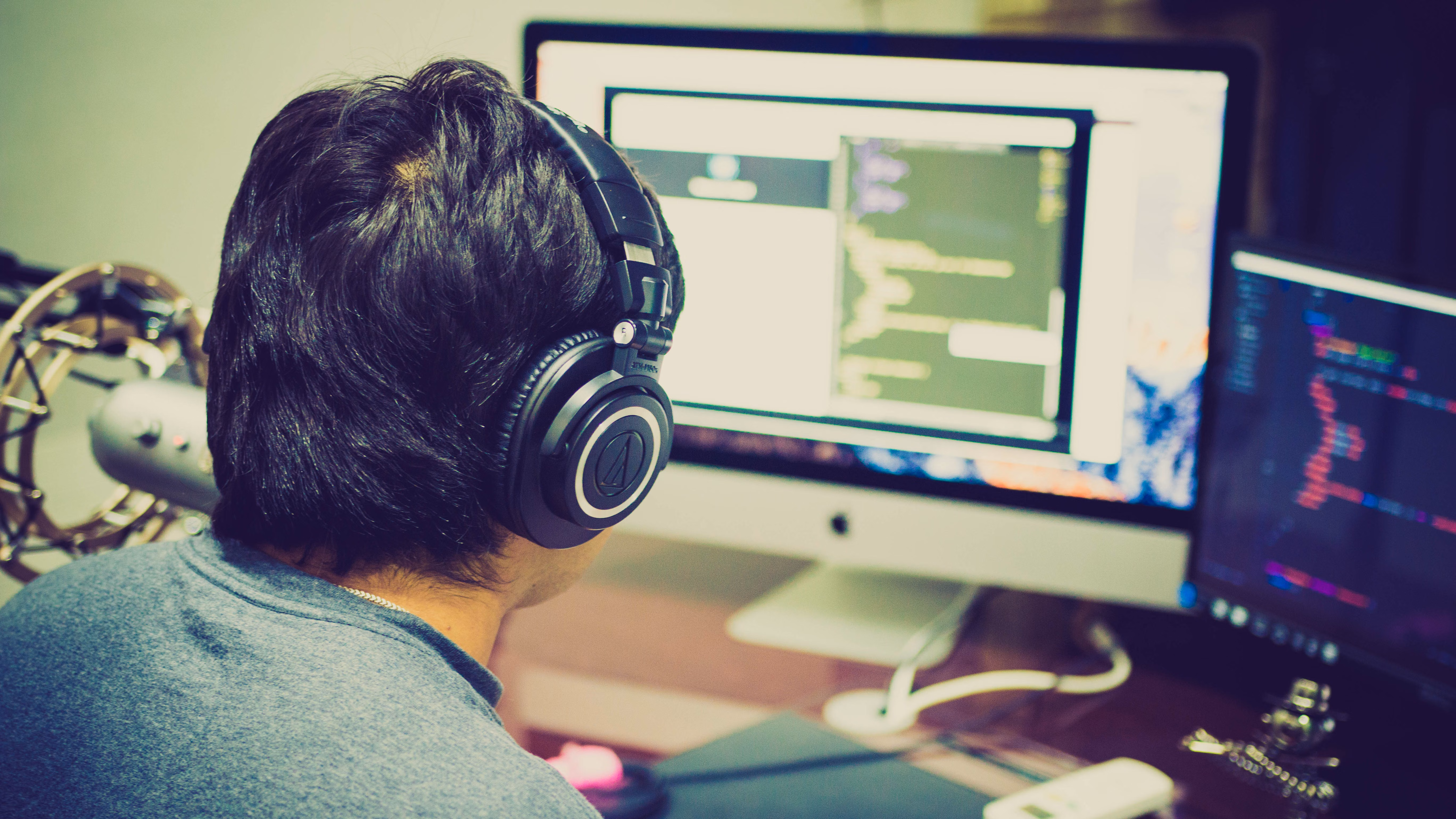 GEO vs AEO: What Website Owners Should Know About AI Search