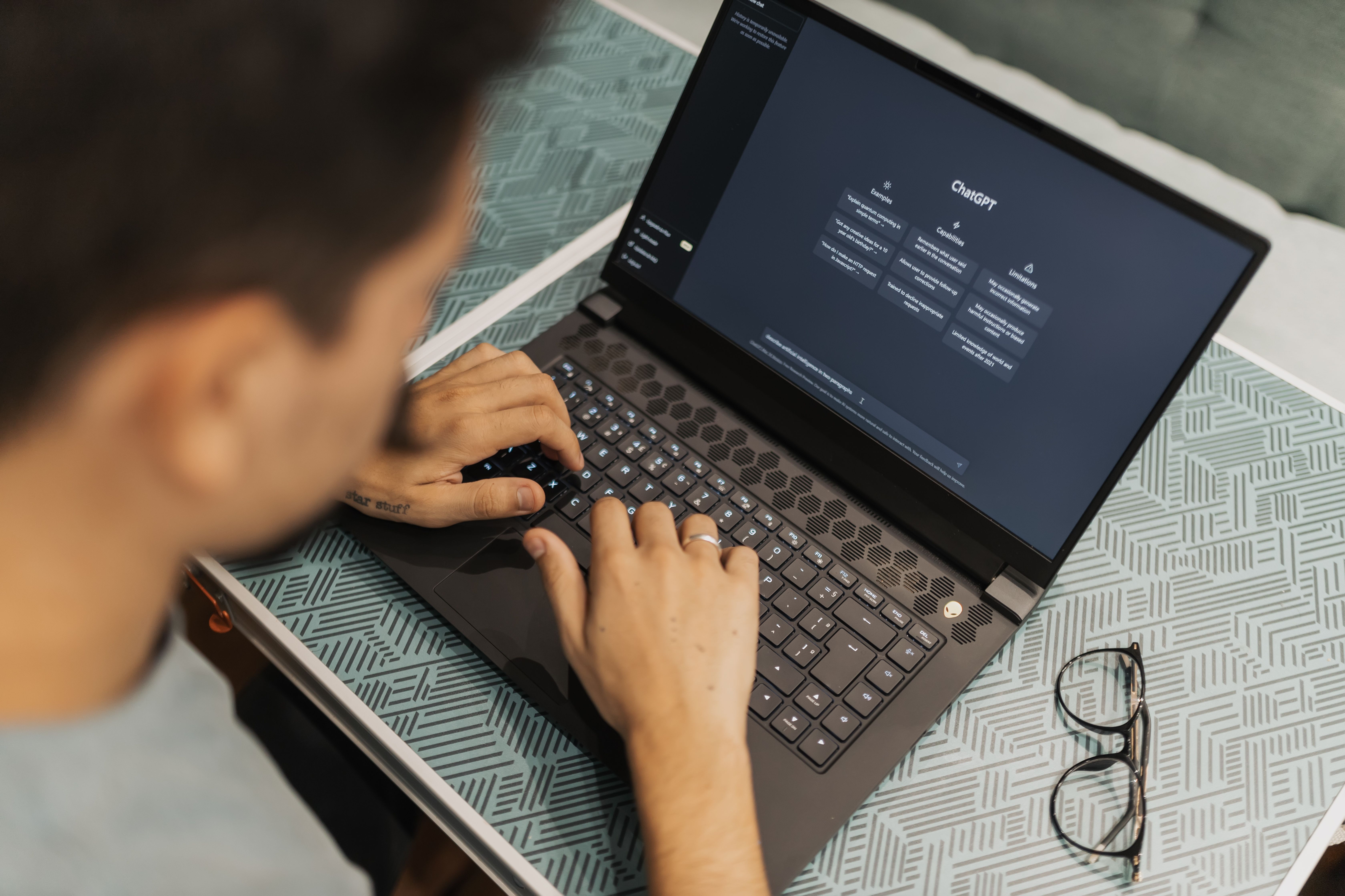 Google AI Overviews vs AI Mode: What SEO Pros Should Know