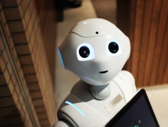 Google AI Overviews vs Traditional Search: What Sites Should Know